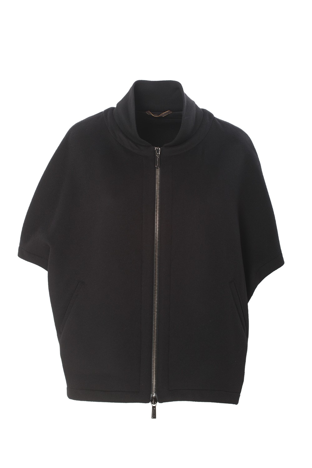 shop MOORER Saldi Giaccone: Moorer cappa corta unita a un caldo piumino staccabile che permette di soddisfare un triplice utilizzo.
Cappa esterna realizzata in lana double misto cashmere.
Chiusura frontale con zip a doppio cursore.
Tasche a filetto in vita.
Al suo interno, il bomber staccabile è imbottito in finissima piuma d'oca, trapuntato boudin, ed è realizzato con un finissimo nylon con delicate sfumature cangianti.
Bordo del cappuccio staccabile in pelliccia di volpe frost (Vulpes Lagopus).
Chiusura frontale con zip a doppio cursore.
Tasche invisibili inserite nei fianchi.
Polsi in maglia di lana vergine.
Composizione esterna: 90% lana,10% cashmere.
Made in Italy.. PEGASO CWR-U0001 number 7179374